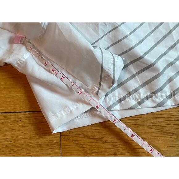 NWOT Under Armour White Gray Stripe Running Shorts, Lined, Elastic Waist, XS - Picture 9 of 10